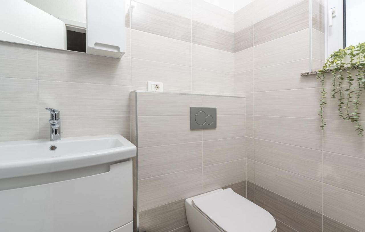 Villa Buroli With Pool, Sauna And Jacuzzi Exterior photo