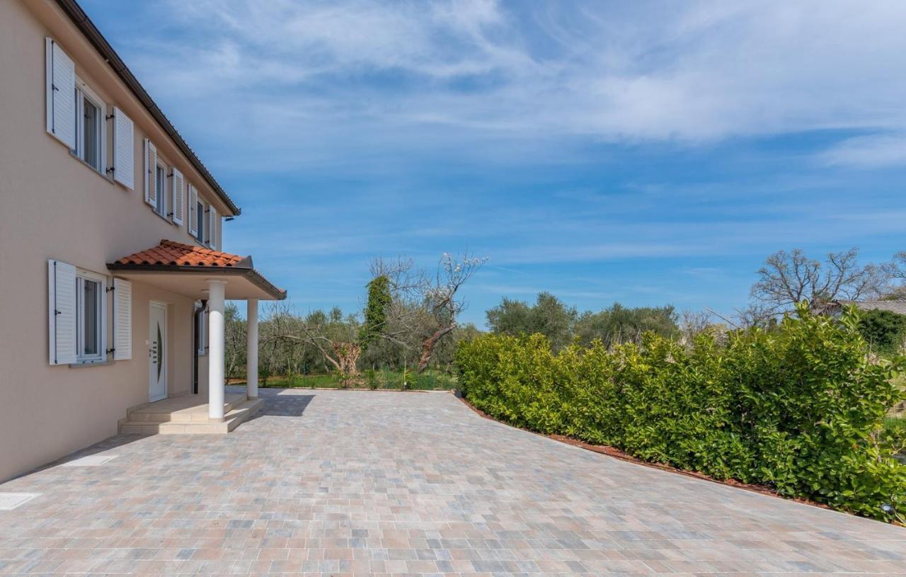 Villa Buroli With Pool, Sauna And Jacuzzi Exterior photo