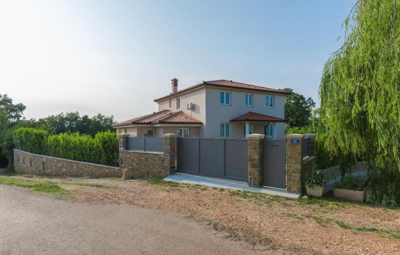 Villa Buroli With Pool, Sauna And Jacuzzi Exterior photo