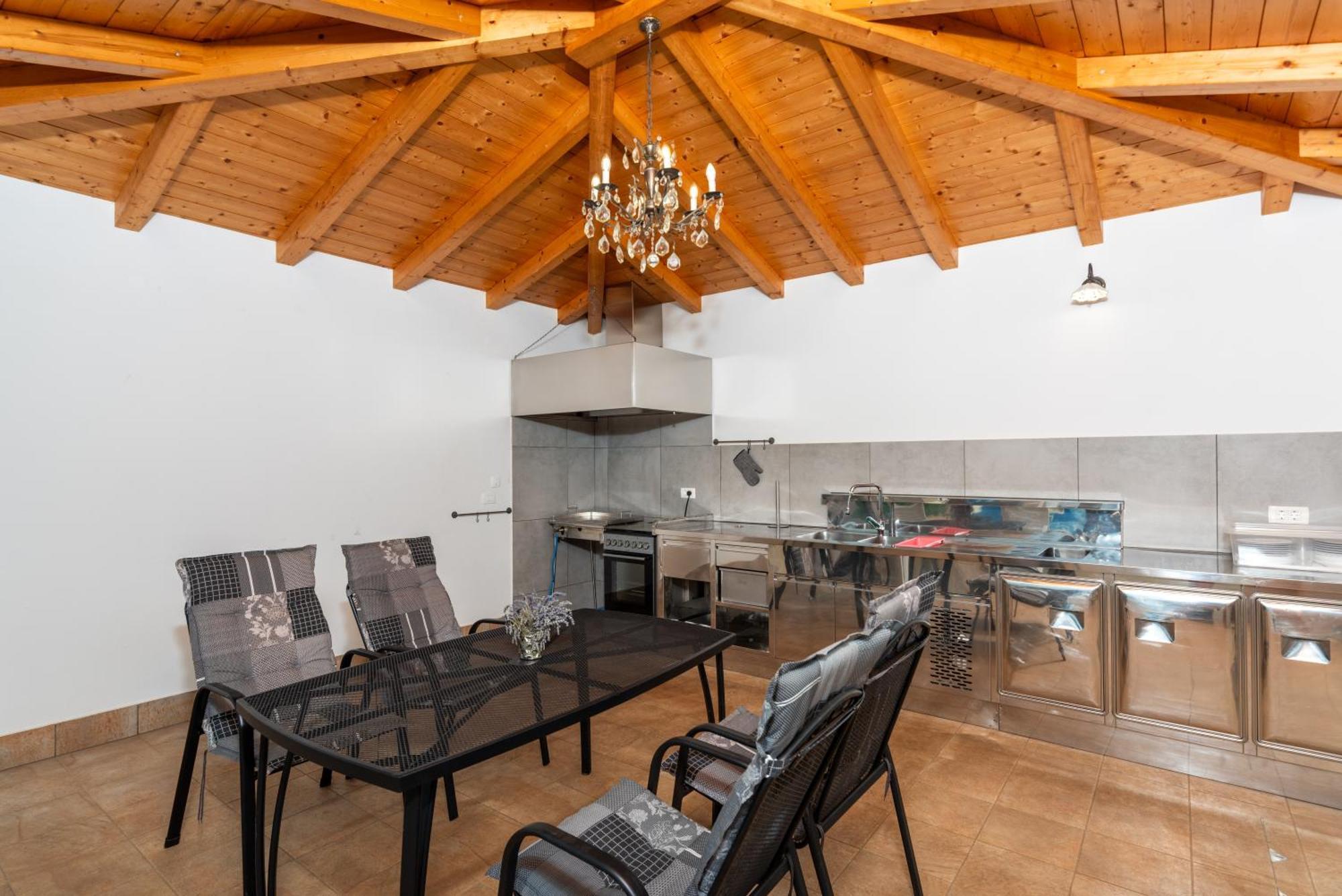 Villa Buroli With Pool, Sauna And Jacuzzi Exterior photo