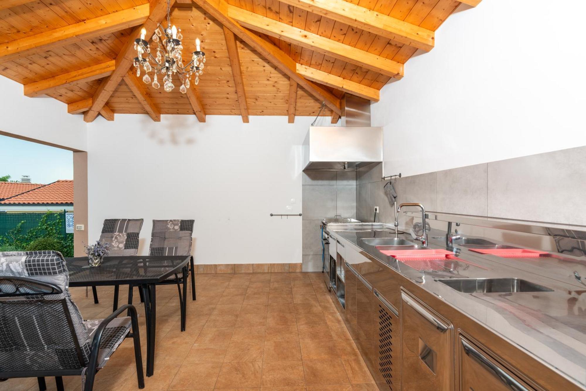 Villa Buroli With Pool, Sauna And Jacuzzi Exterior photo