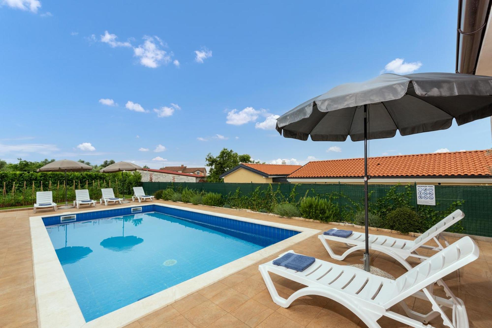 Villa Buroli With Pool, Sauna And Jacuzzi Exterior photo