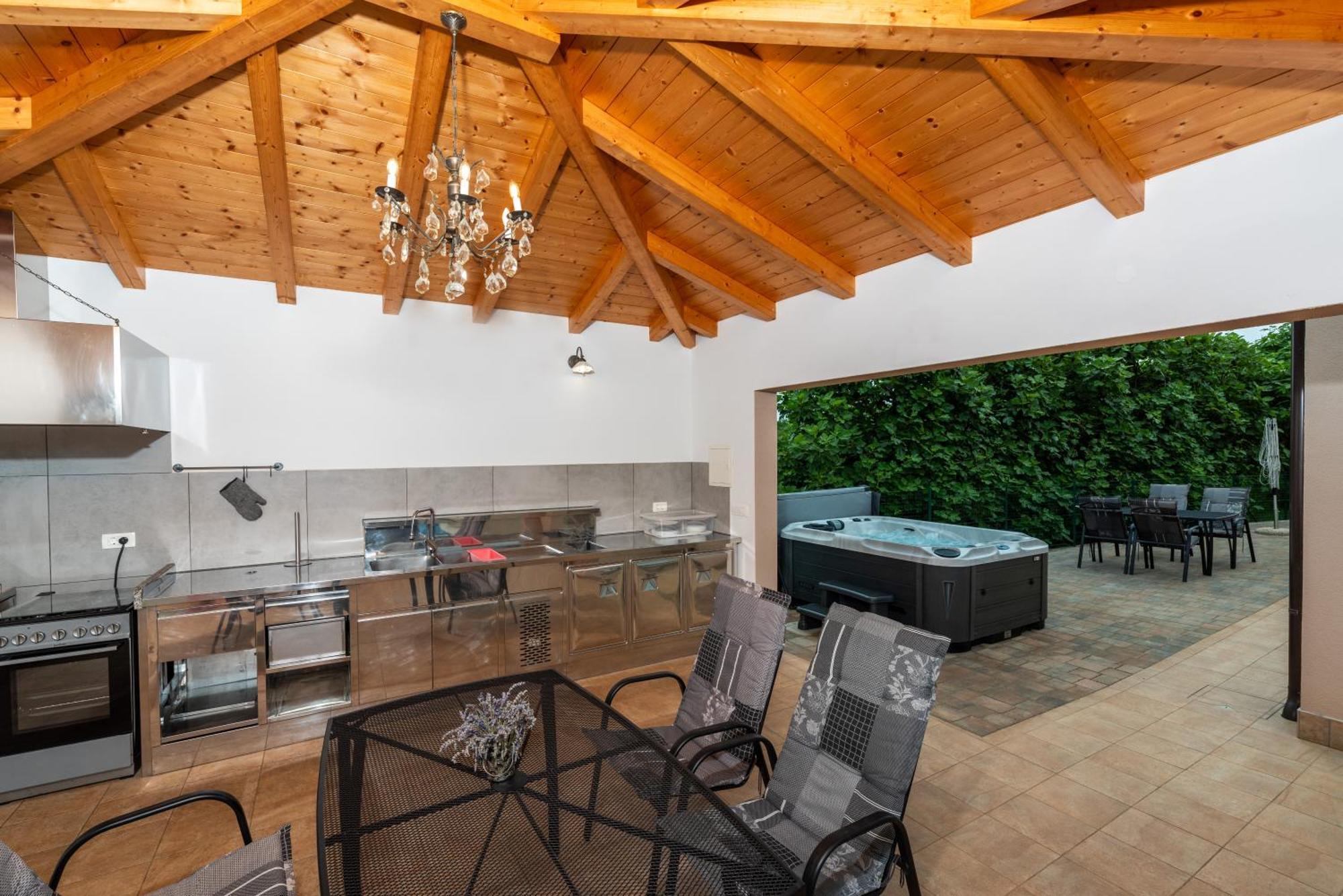 Villa Buroli With Pool, Sauna And Jacuzzi Exterior photo